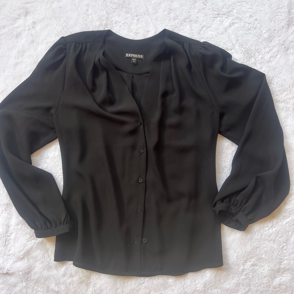 Express V-Neck Blouse, The Perfect Staple! Size S